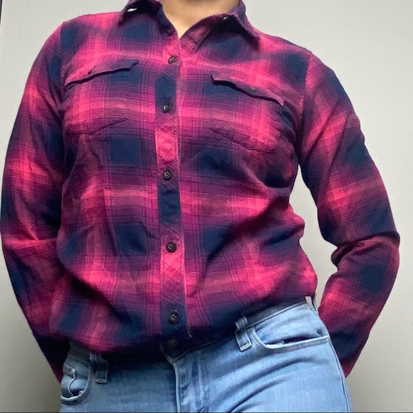 - Eddie Bauer Plaid Button down - Picture 2 of 12